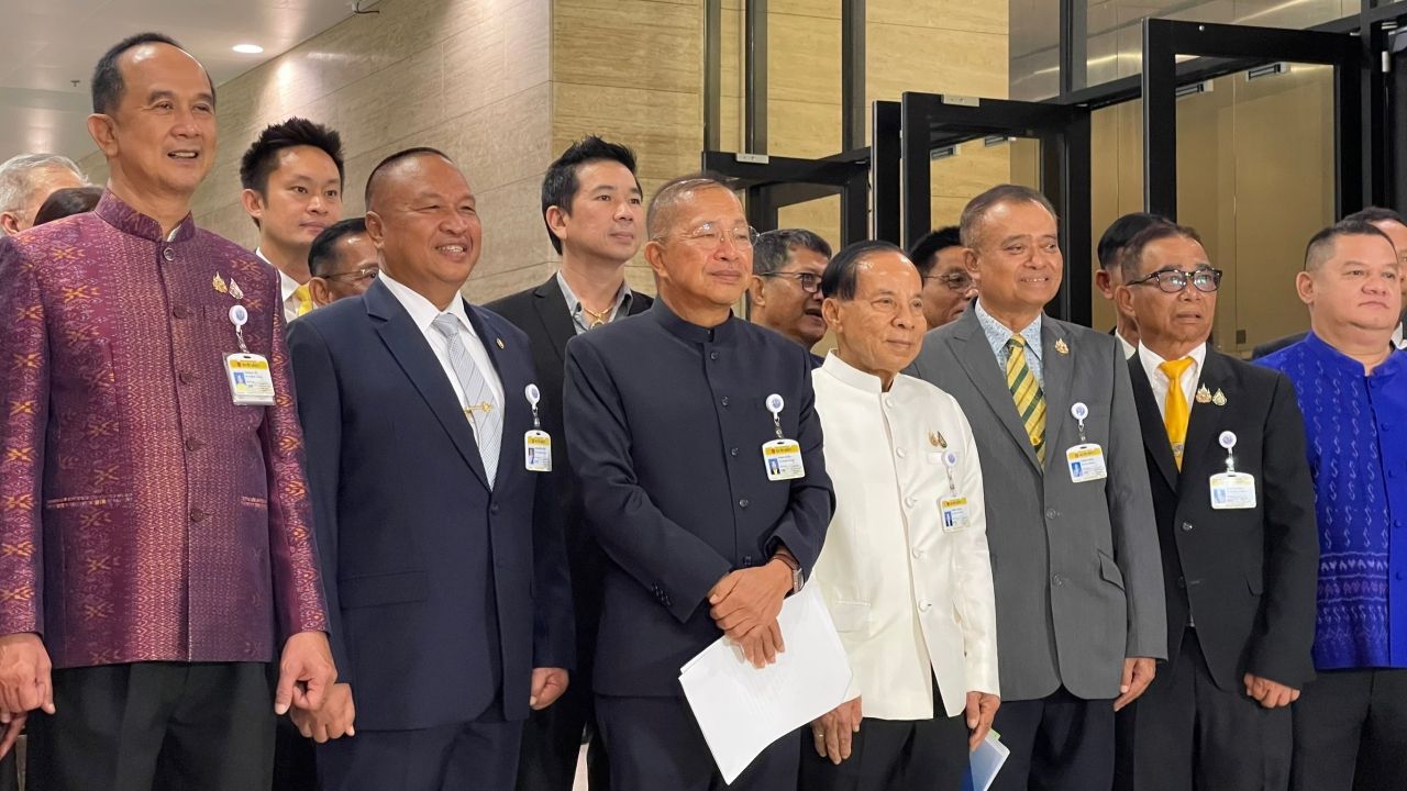 参议员呼吁政府准备召开非常国会会议，尽管柬埔寨调整了部队，但仍不可掉以轻心