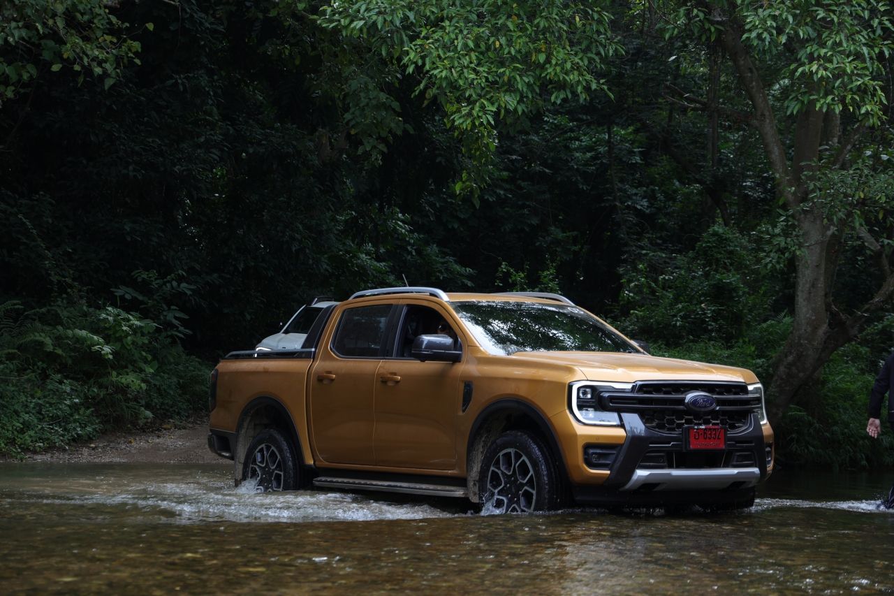 2025年福特Ranger Raptor评测：公路与越野驾驶体验