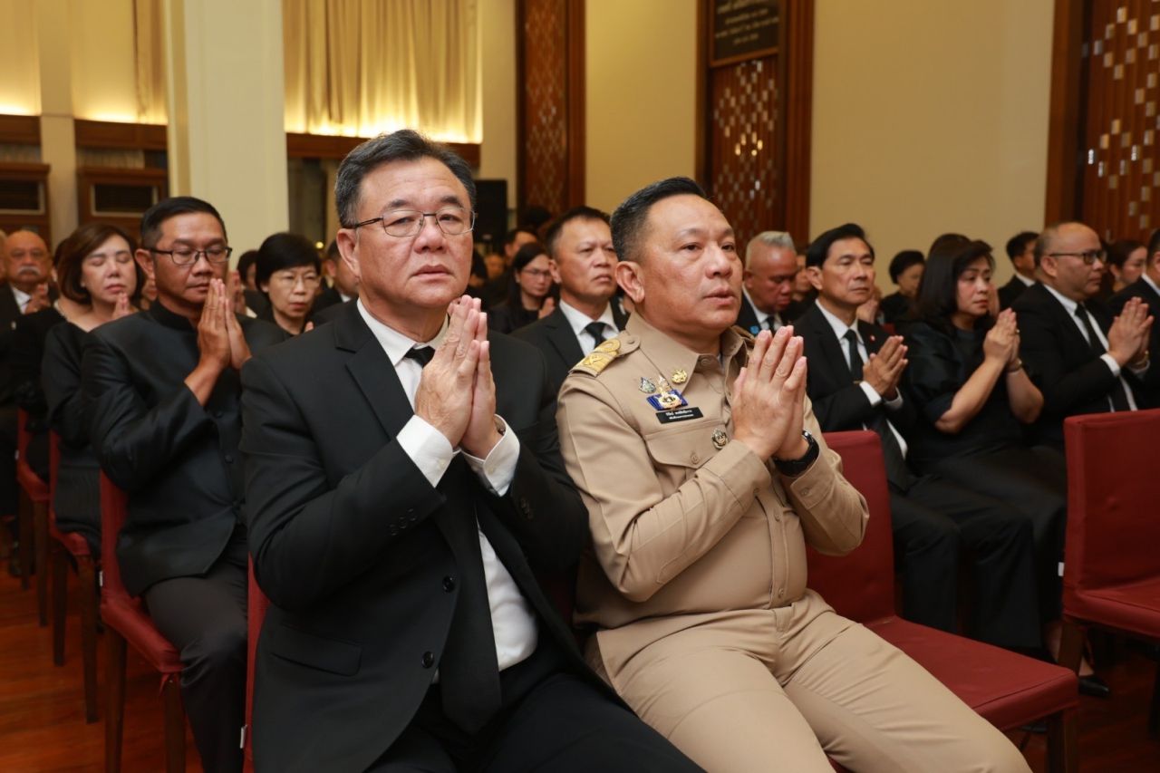 总理主持“普那·苏凡拉”的追悼仪式