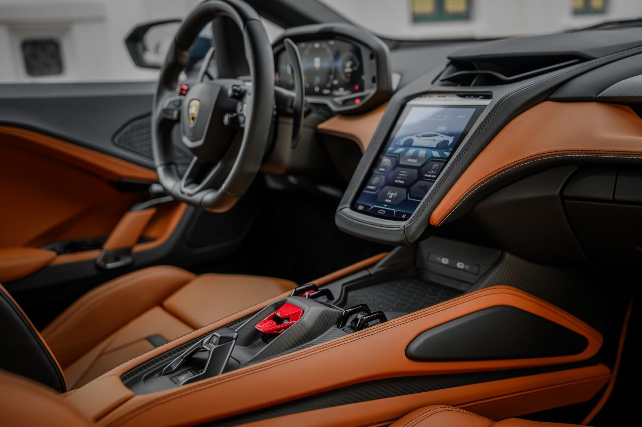 Lamborghini Temerario 混合动力超级跑车，920 马力，起价 2376 万