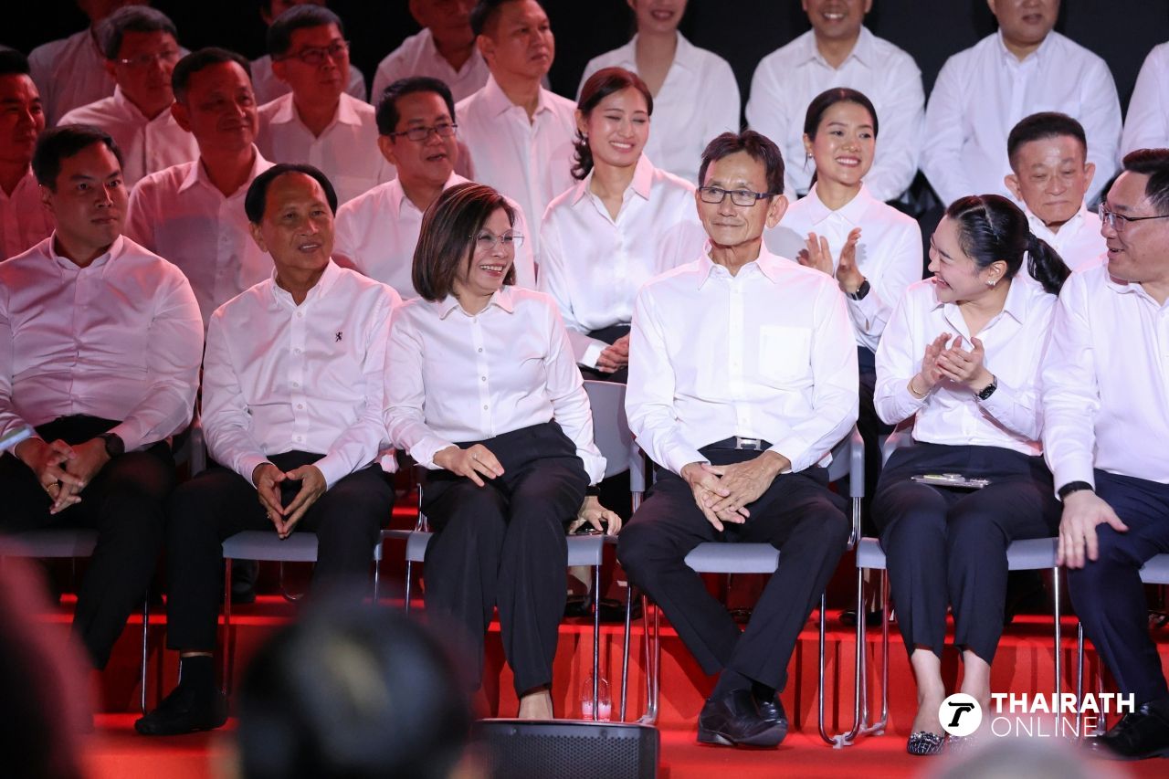 “格良” 出现在著名酒店，承认与“内文”会面，否认带乌汶府议员换党，仍留在为泰党