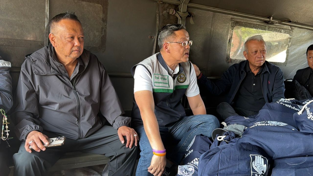 “阿努廷” 再次提醒居民不要忘记注册领取9000泰铢的补助 - “市长潘” 现身接待