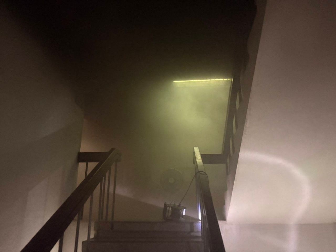 曼谷 Bang Khun Thian 区办公室起火，疑因电路短路 财务室为起火点