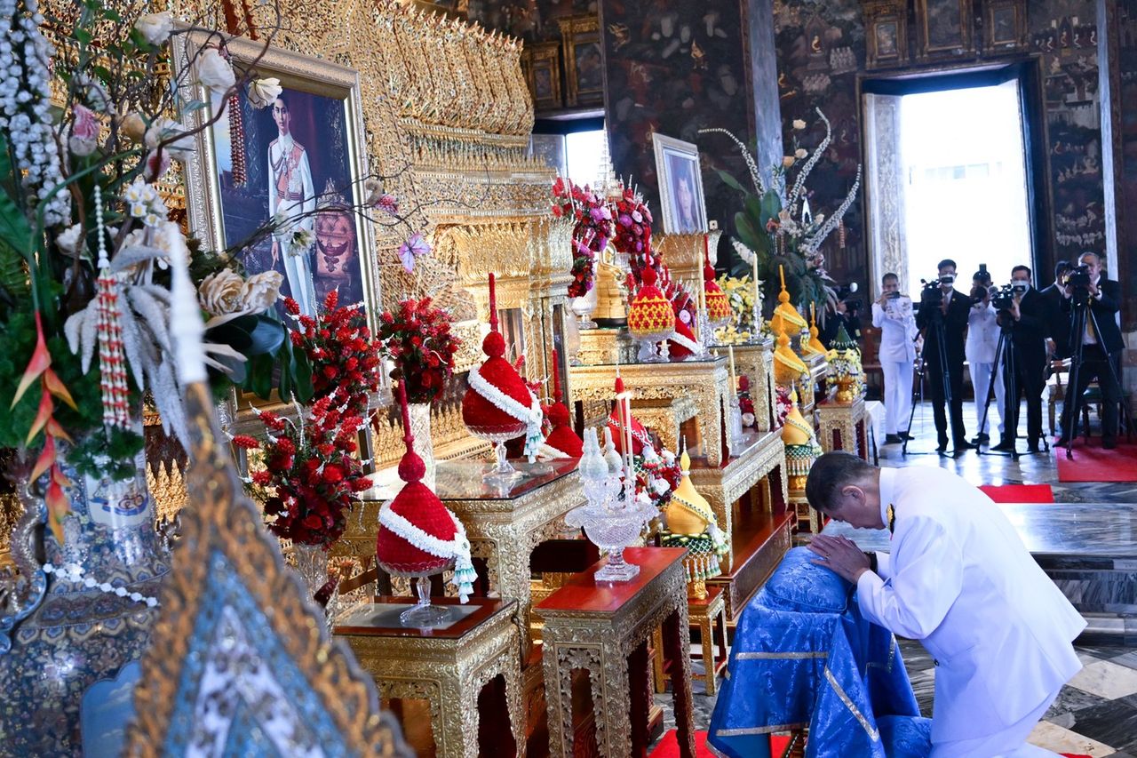政府举办百年诵经祈福、布施活动纪念拉玛八世诞辰