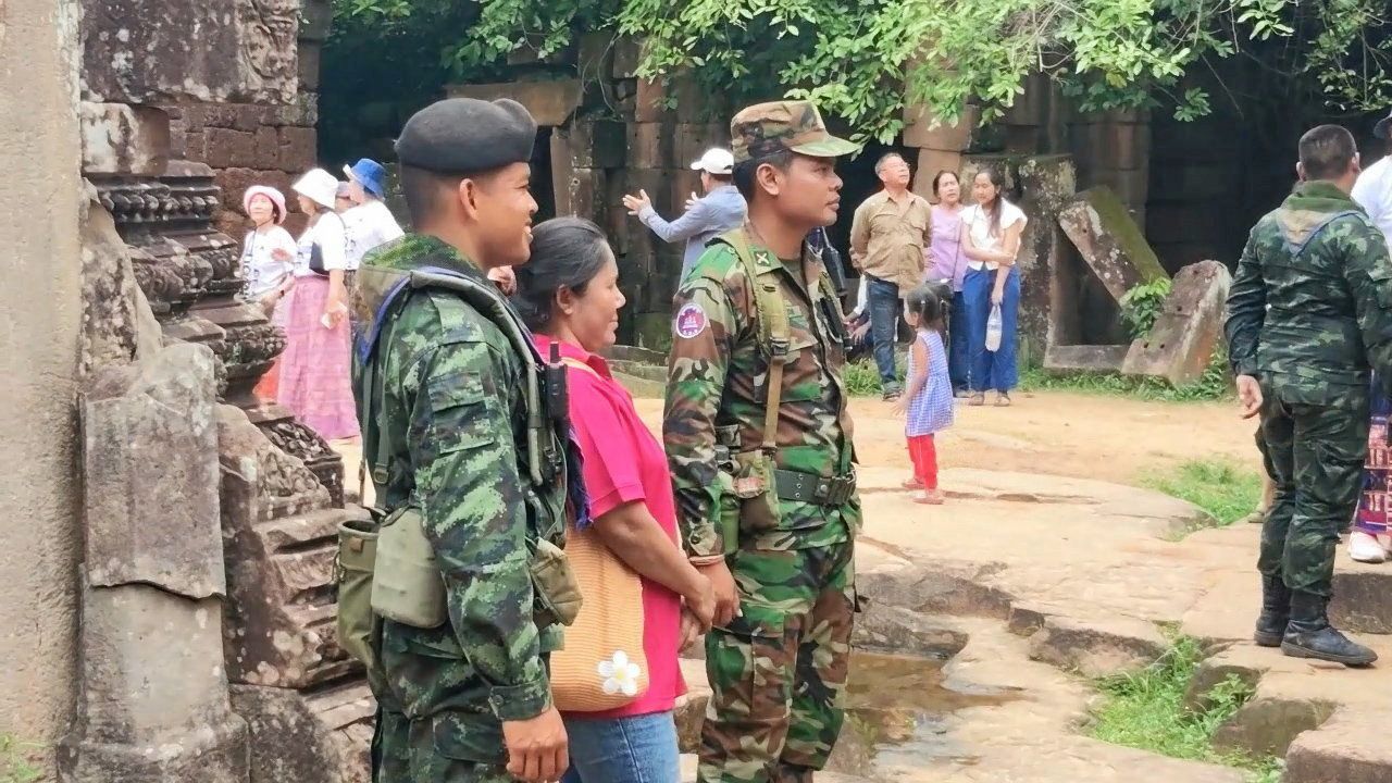 私入泰国，高棉饥饿无工作！纷纷参观“塔门通寺”（视频）