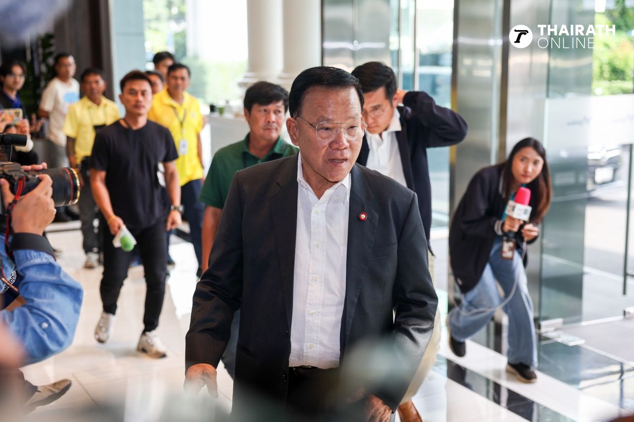 “Santi-Chaiwut” 观察自豪地参加的国会议员会议，是否得到“Big Pom”的批准？