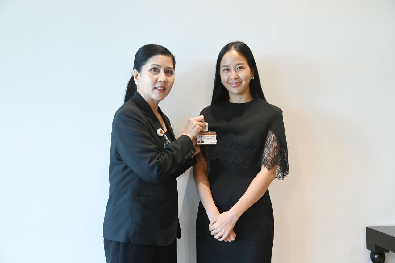 “议员维苏达·维切然西尔” 萨嘎达之女到议会报到，已履行议员职责