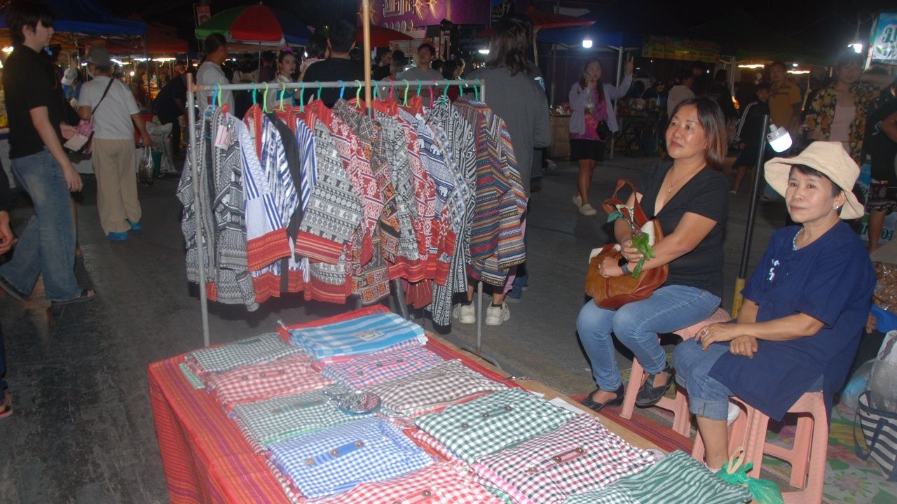“清迈夜市” 桑甘烹步行街 彰显地方特色吸引游客