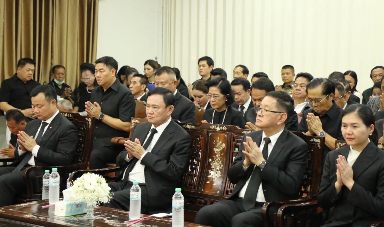 “他信” 拜访 “隆普西拉” 后主持政治人物母亲的诵经仪式
