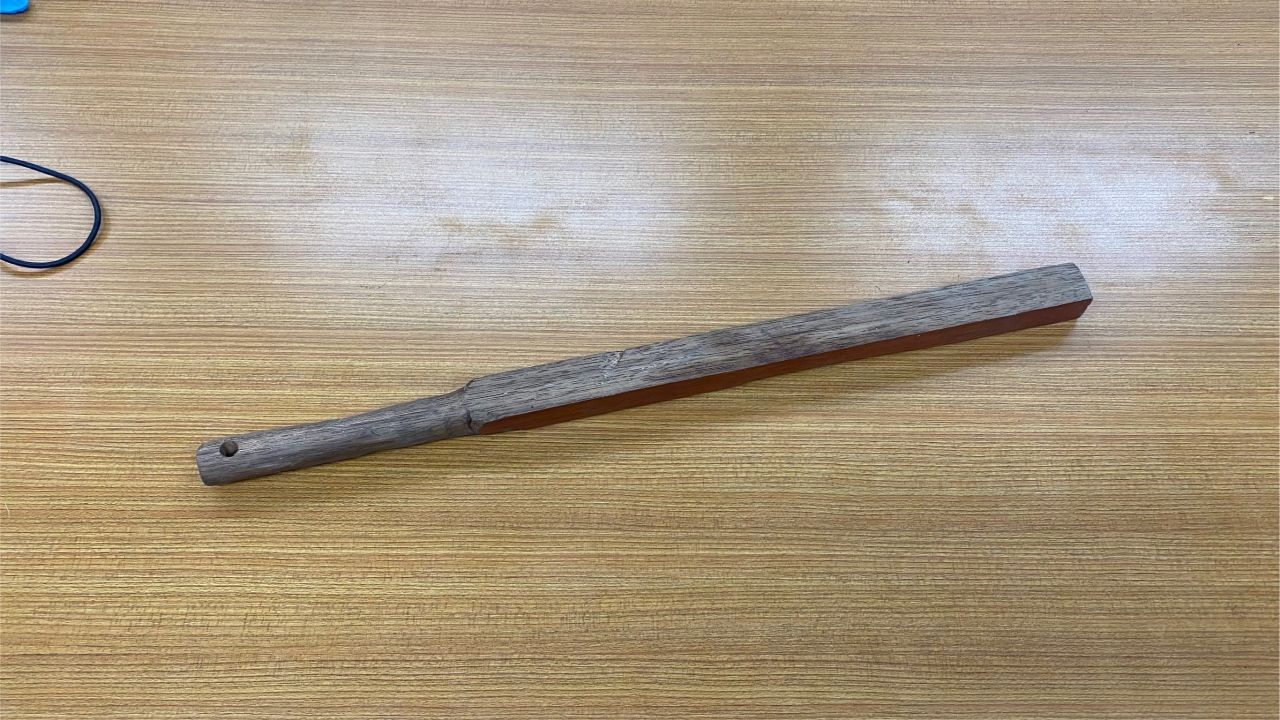 摩托车修理工用木棍打死朋友，声称误伤因先被袭击