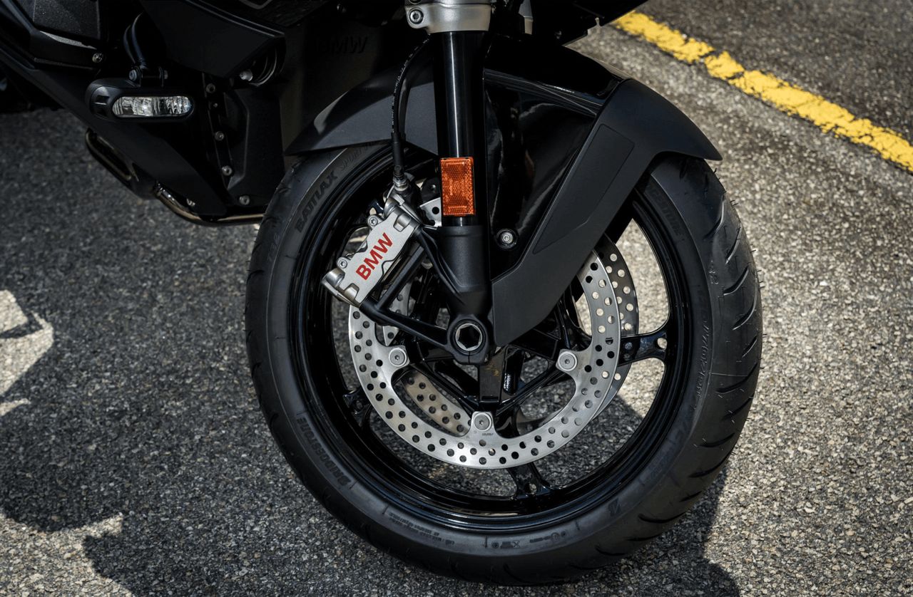 价格优美！BMW 推出全新 R 1300 RT 旅游摩托车