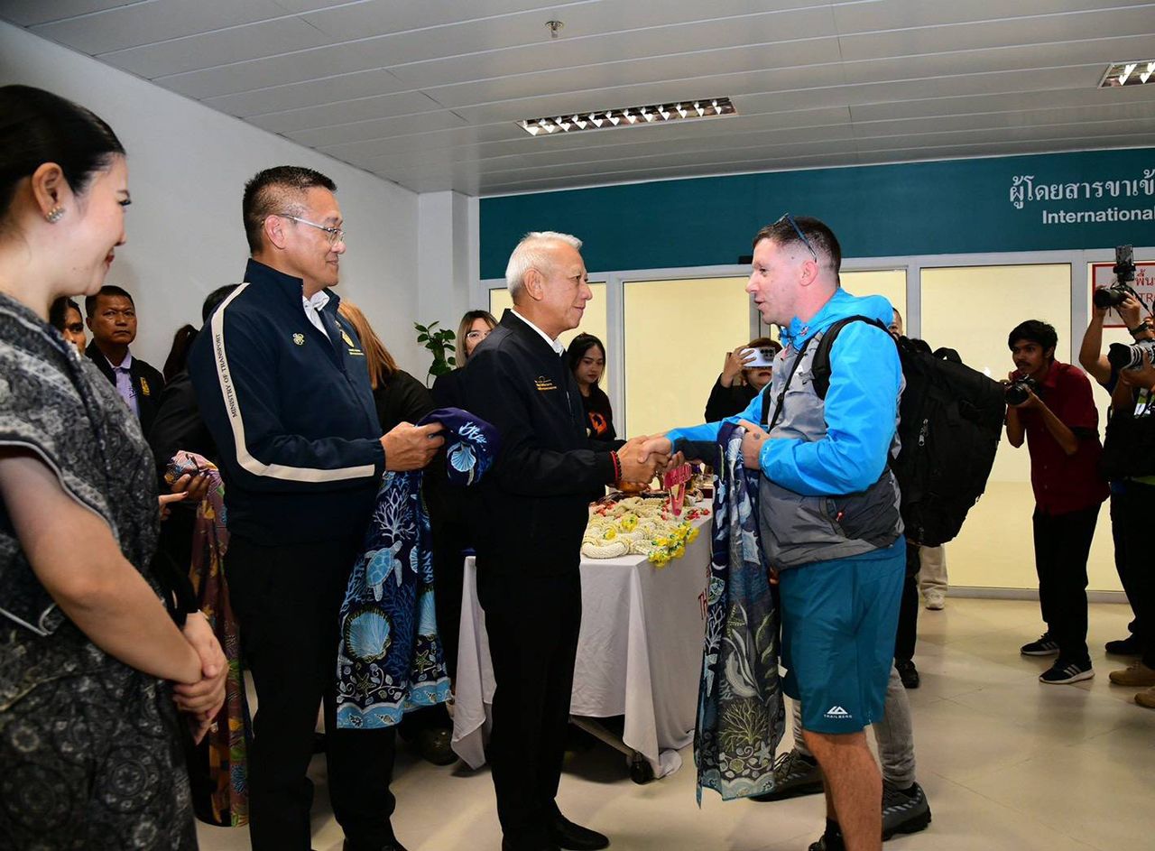 “哇拍” 率队欢迎首航“阿提哈德航空”直飞“阿布扎比–甲米”