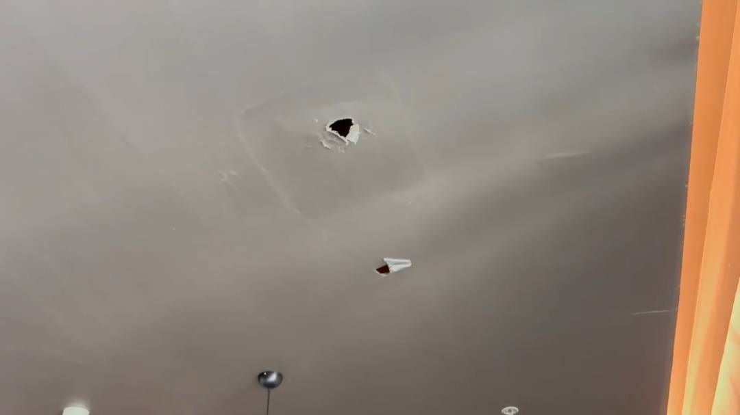 “瓦乍拉” 抱怨耗资200亿的新议会大楼混乱不堪:白蚁侵蚀楝树木材、漏水、天花板开裂