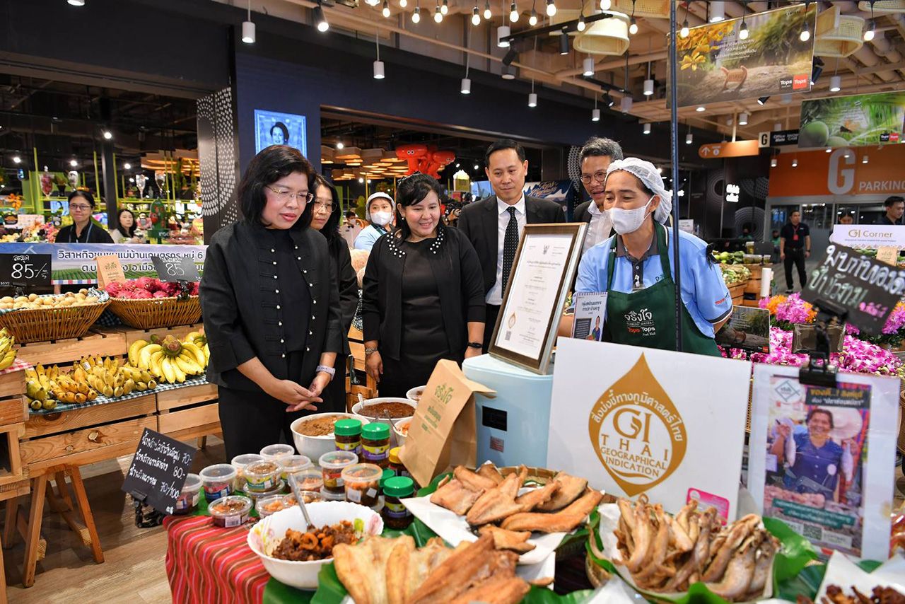 知识产权局携手Tops推出GI礼篮“社区福”，甄选9款优质商品迎新年