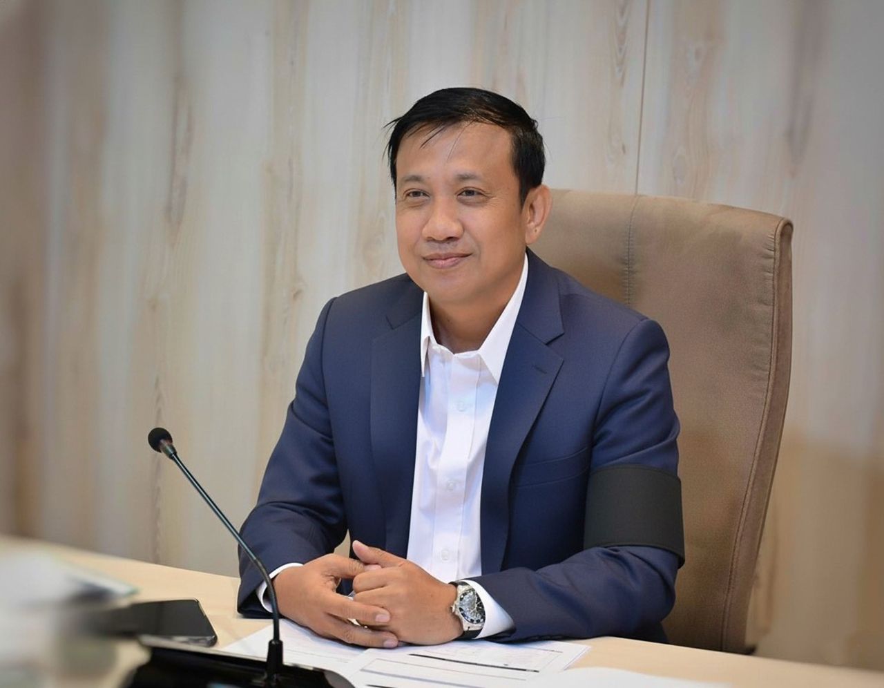 动员人员放置沙袋-安装抽水机 保护