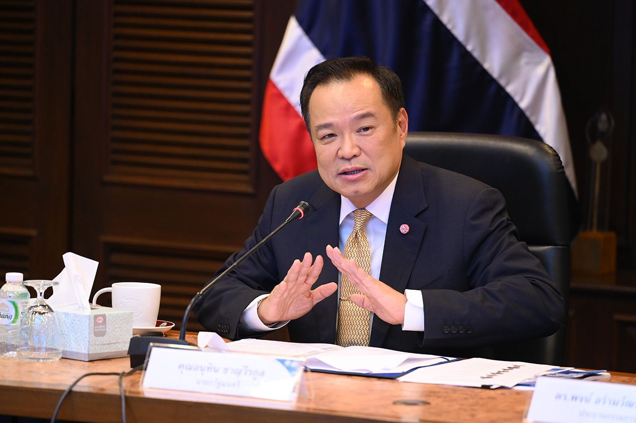 “阿努廷” 带领经济团队与泰国商会商讨，提出四项新政府紧急措施振兴国家