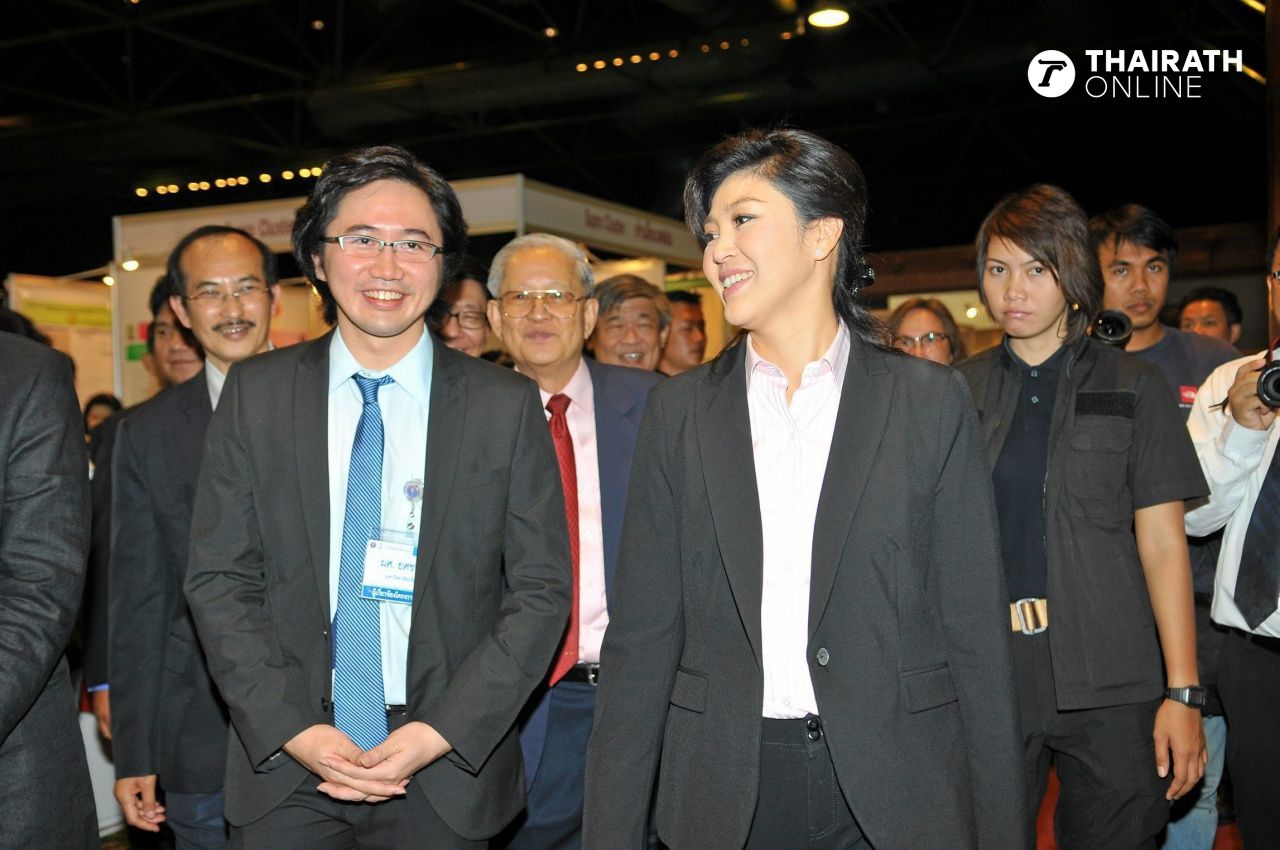 “抛装腔作势-扬声高喊”: 矢志中的能人之子容续报告政治梦想幻想