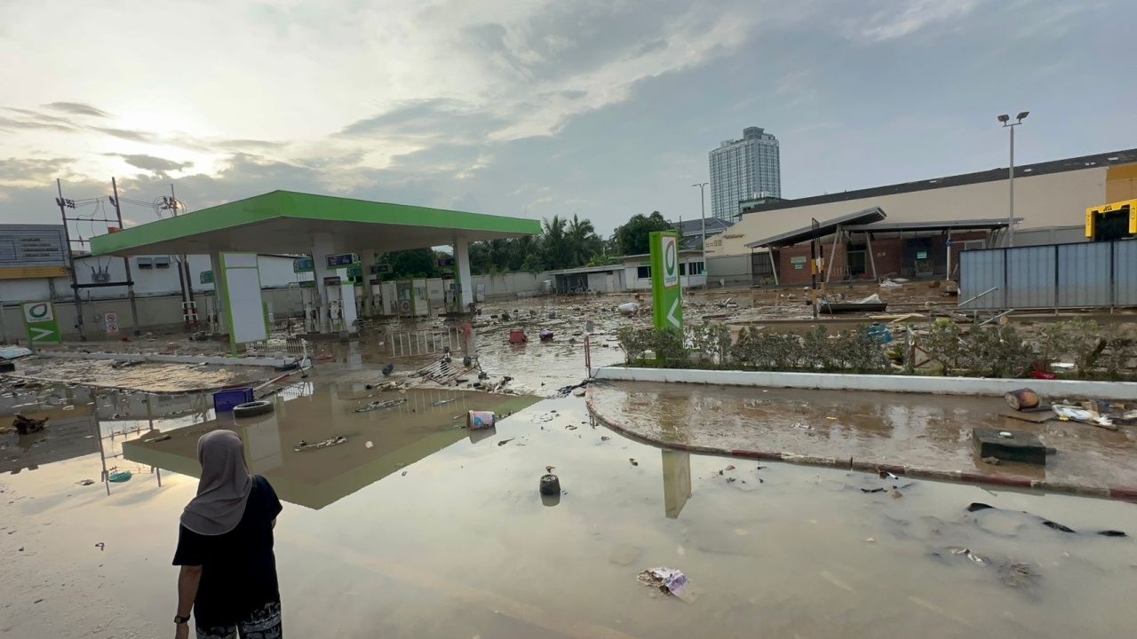 合艾今早气氛“洪水”大多已经退去，发现许多损坏点