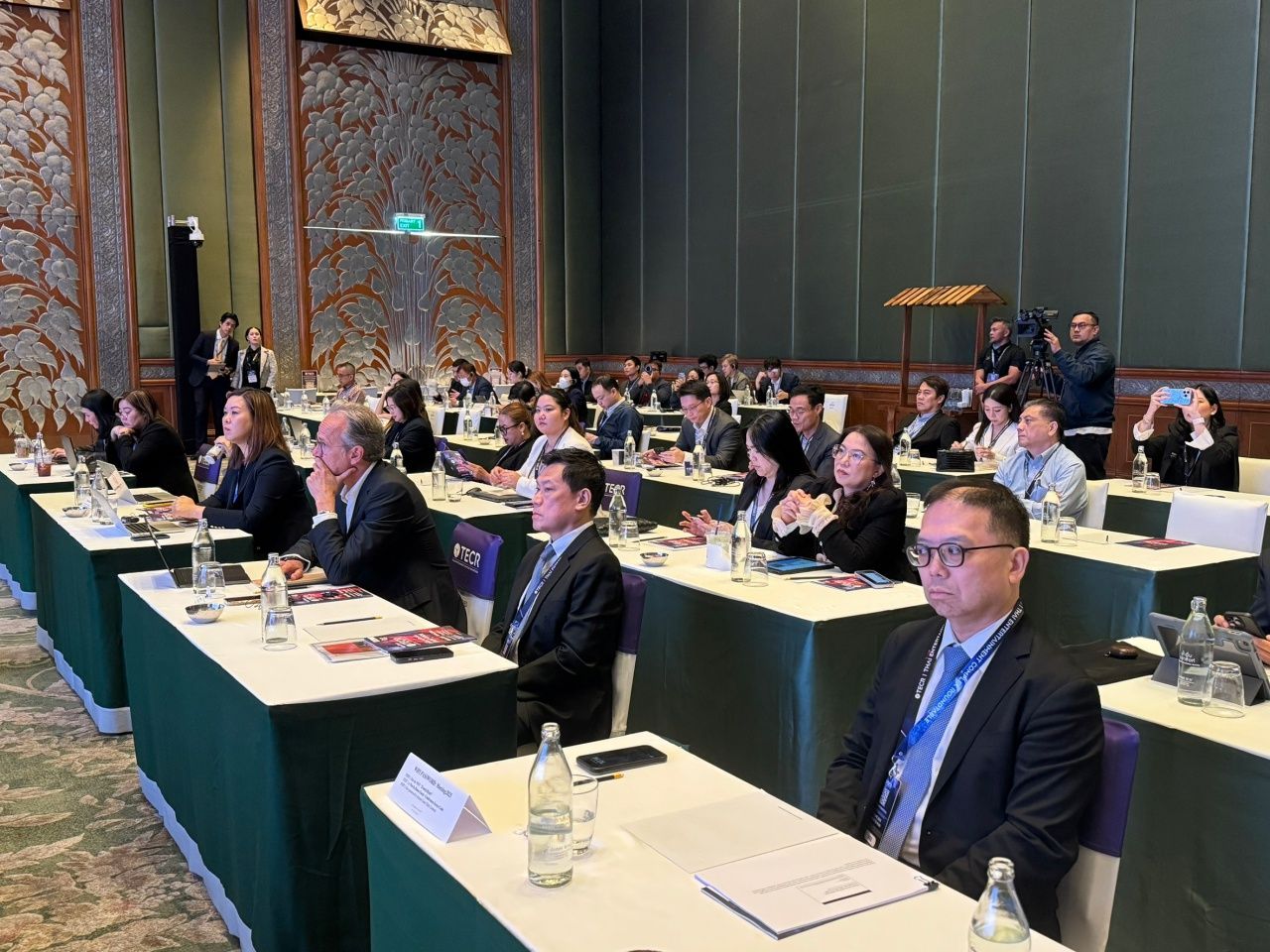桌面研讨探讨娱乐平台的优缺点