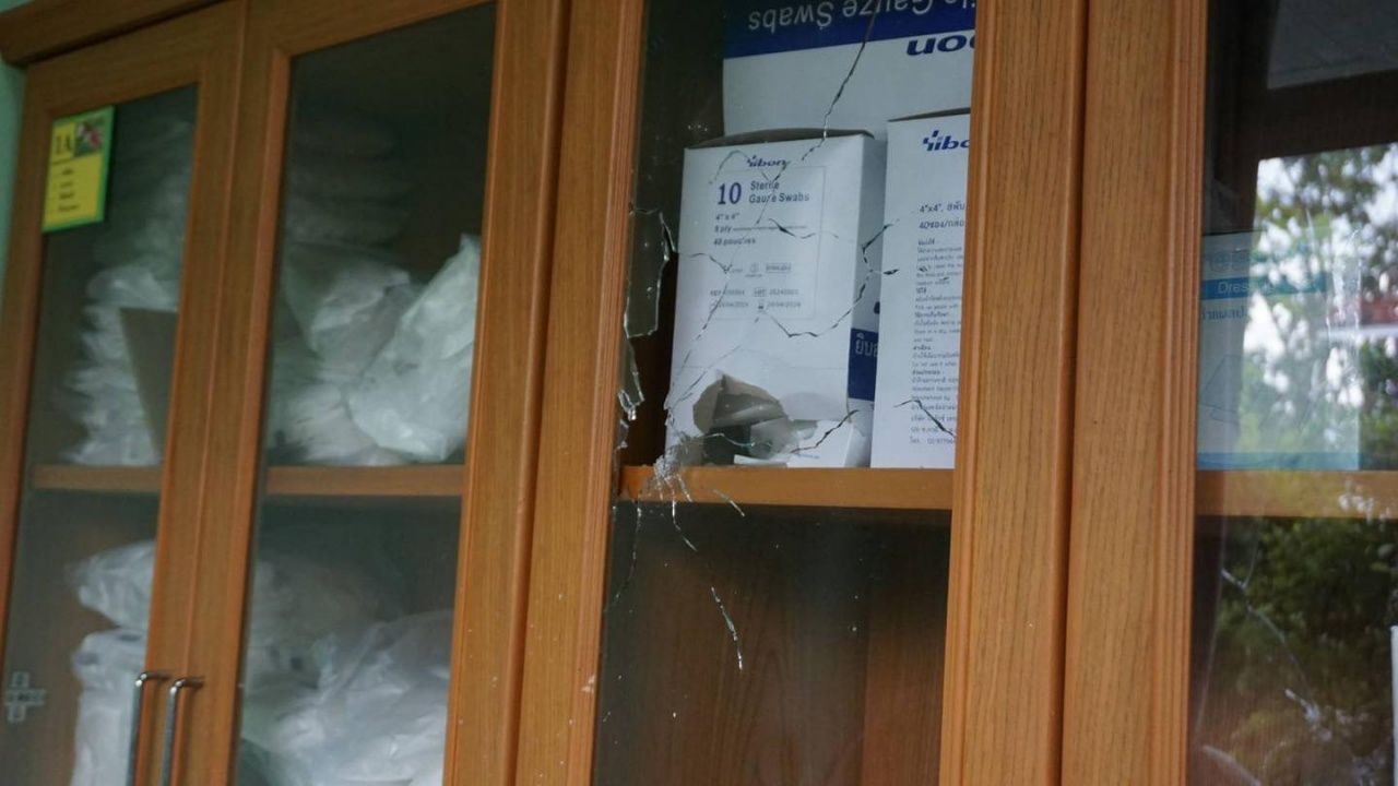 陆军与法医学研究所合作收集证据并检查Phanom Dong Rak医院的损失