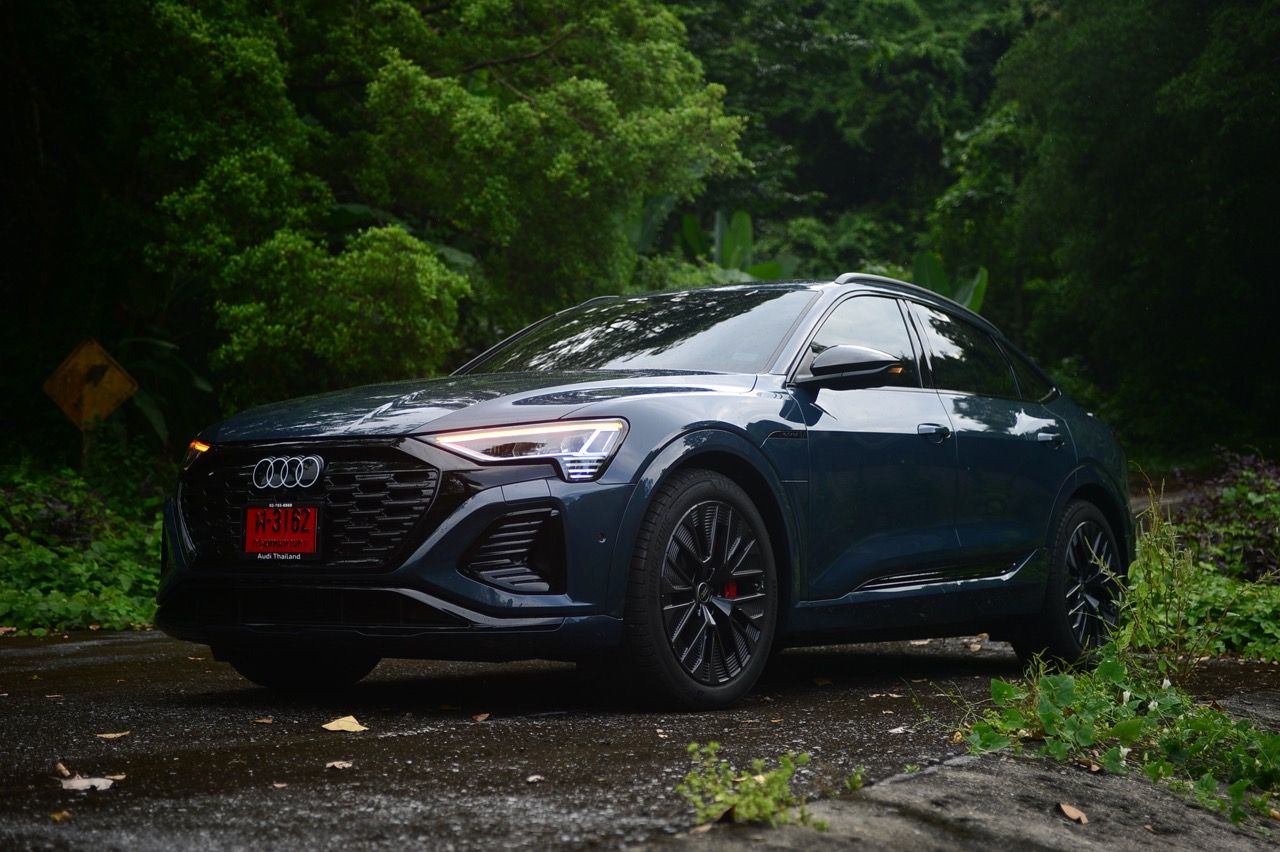 驾驶体验与价格诱惑 测试 AUDI Q8 Sportback e-tron 55 quattro S line Black Edition