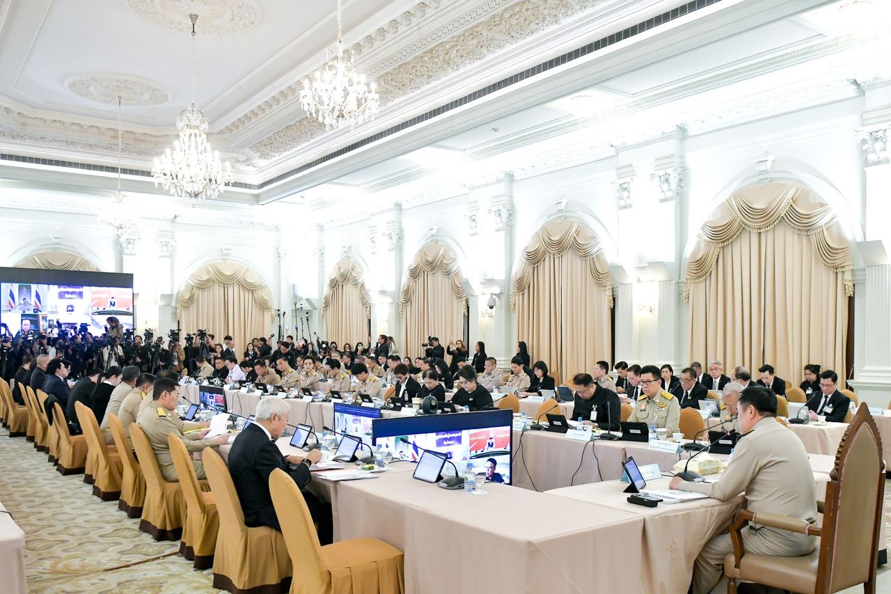 国王捐赠个人资金，每户2万泰铢援助因洪灾遇难者家庭