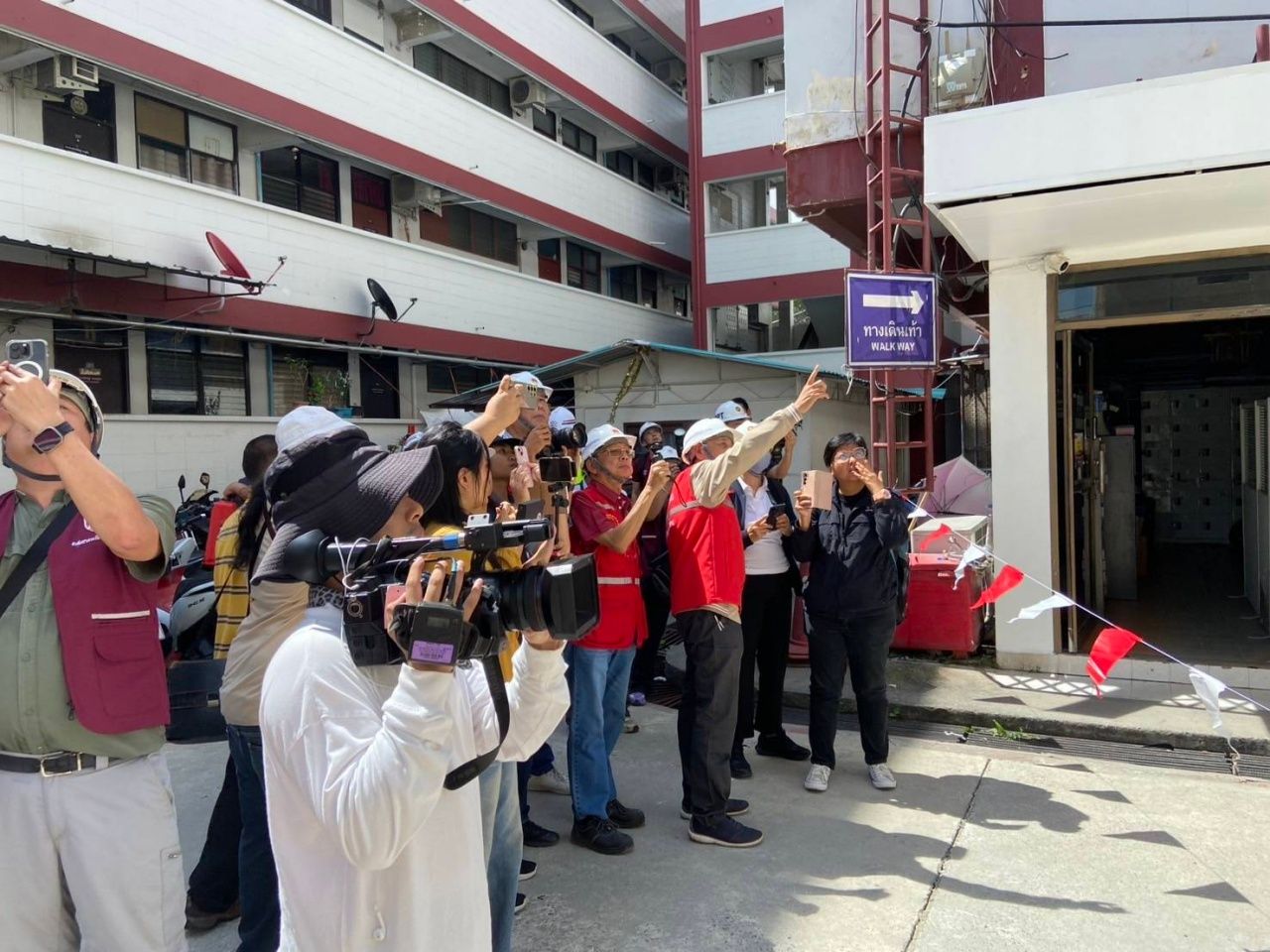 检查三森警察局发现建筑物向坑洞倾斜2毫米 工程界指出如果倒塌将影响公寓