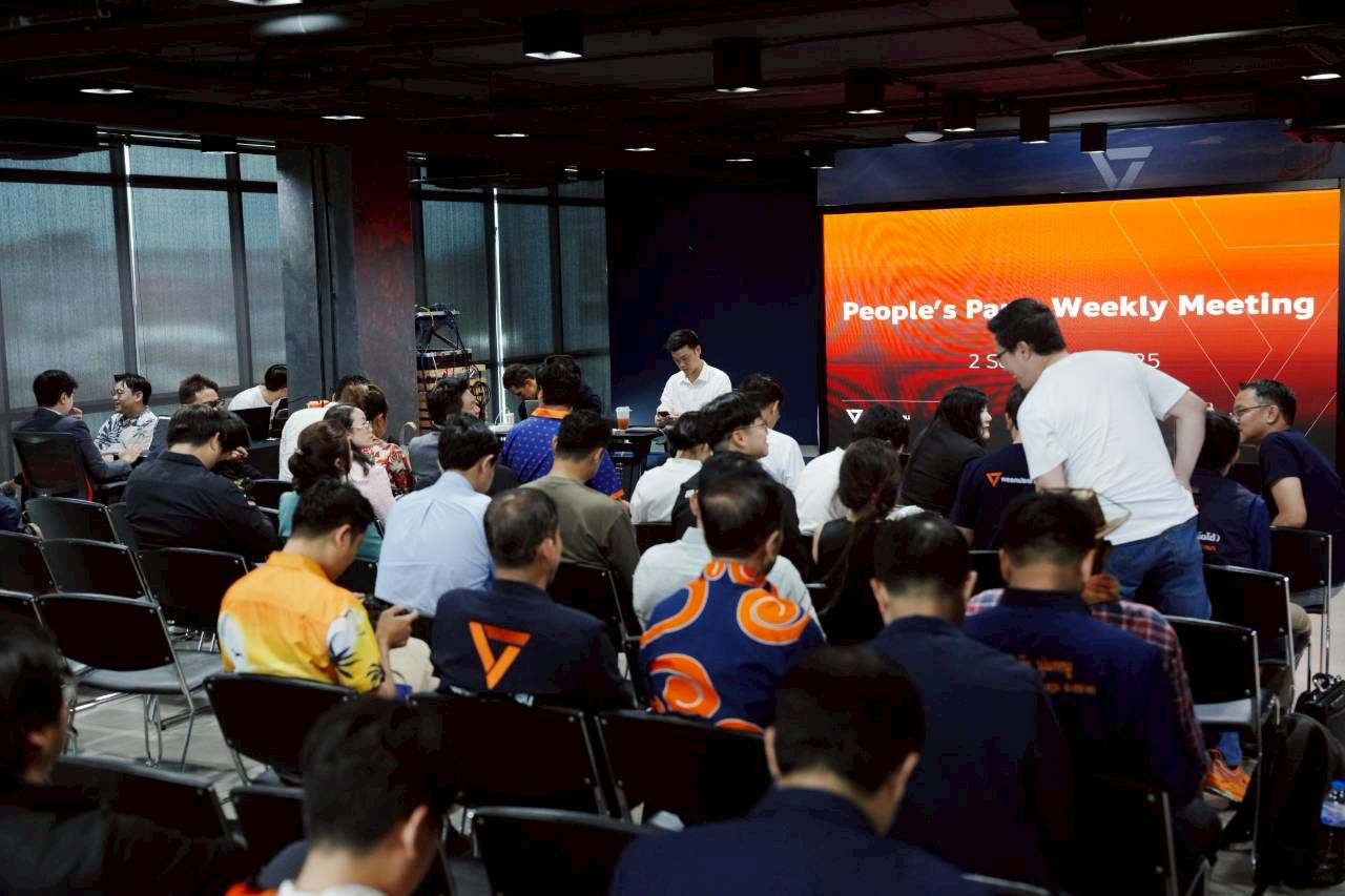 ประชาชนพรรค เข้าร่วมการประชุมเพื่อเตรียมลงมติเลือกตั้งนายกรัฐมนตรีวันที่สอง