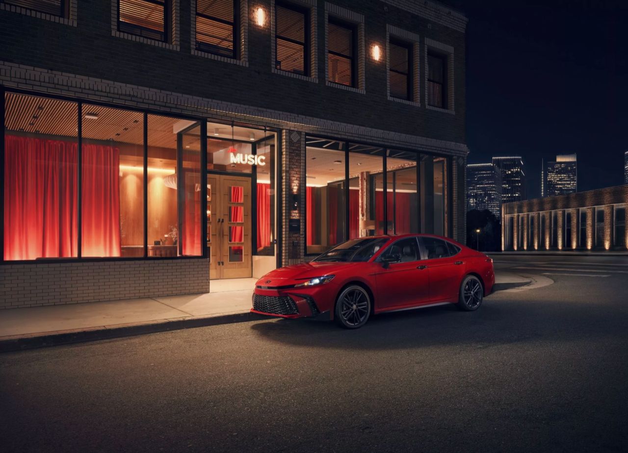 突破帅气的三重环 Toyota New Camry Nightshade Edition