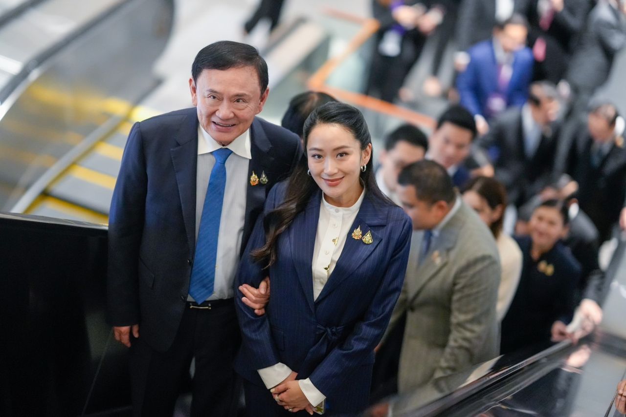 英拉带“泰信”回家，拒绝采访称“话题够多了”