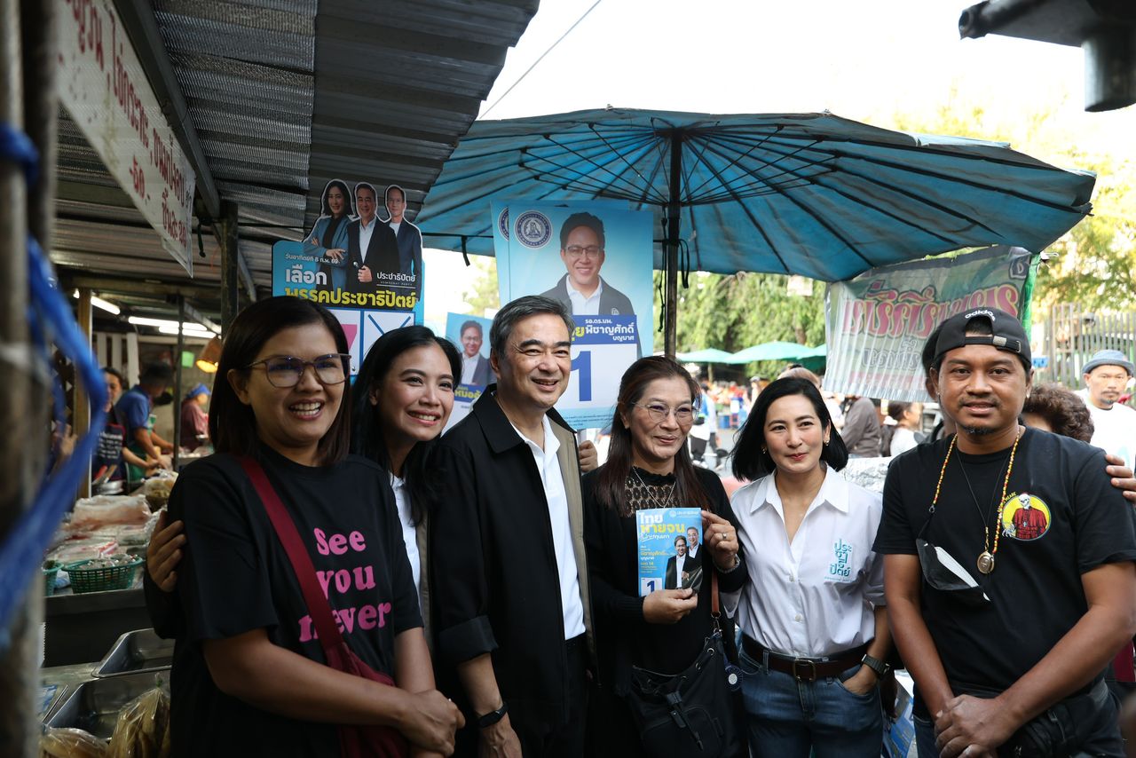 “阿披实” 在曼谷四区竞选 呼吁若选民主党即选择最好的联盟党参与政府