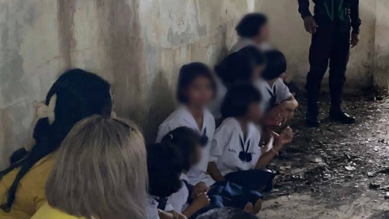 边境学校在沙拉呖府模拟战争应对方案，有序组织撤离