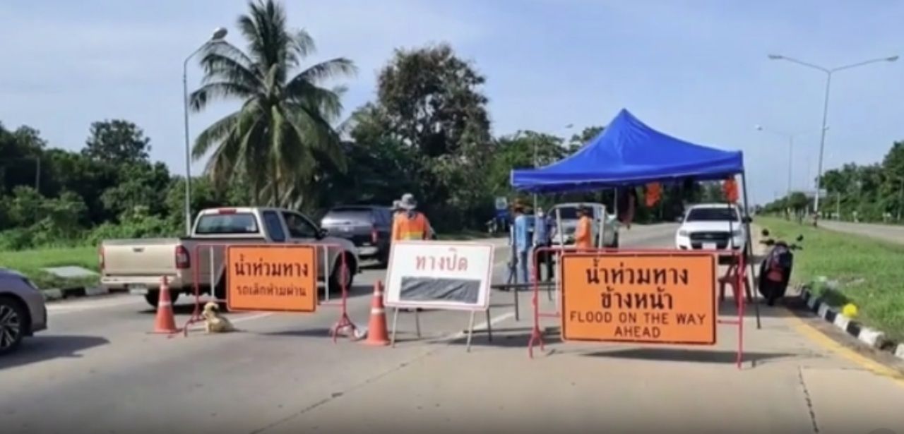 素可泰:水溢出溢洪道,淹没旁路高50厘米,封路禁止通行