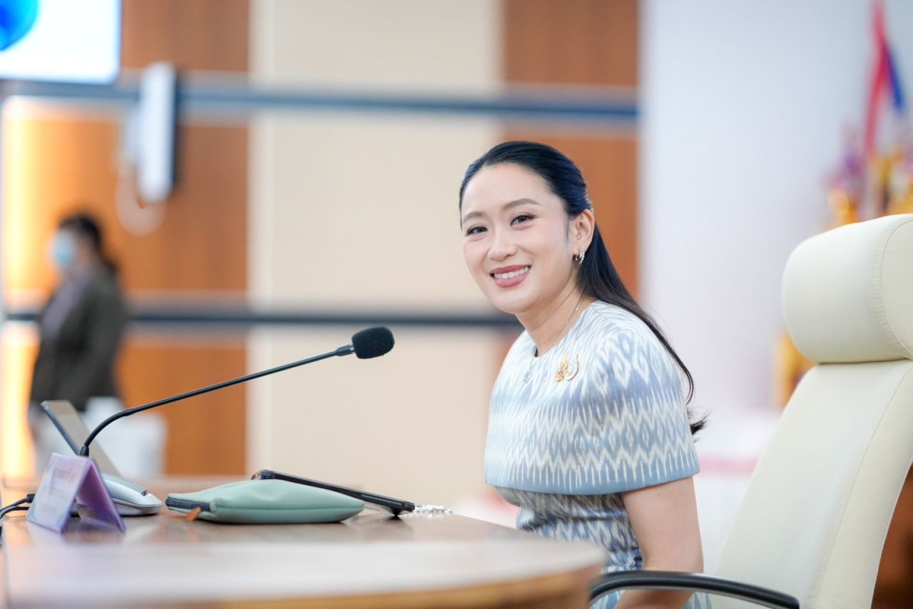 文化委员会授予“国家艺术家荣誉称号”给“朱拉蓬公主”