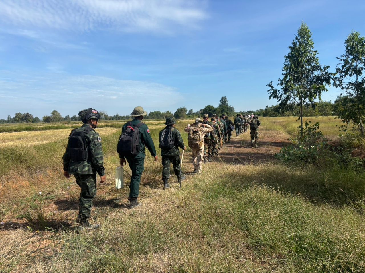 泰柬推进无意指示村临时标桩工作 无人机拍摄已达4.8公里