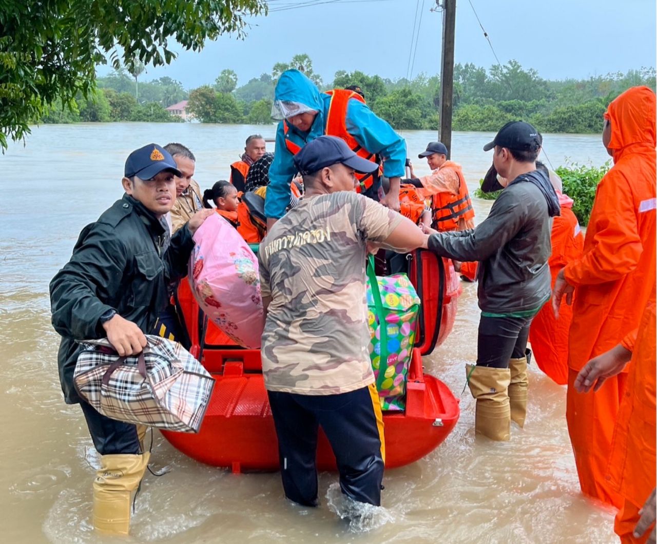 北大年宣布全区12县受灾 多地遭遇洪水入侵经济区