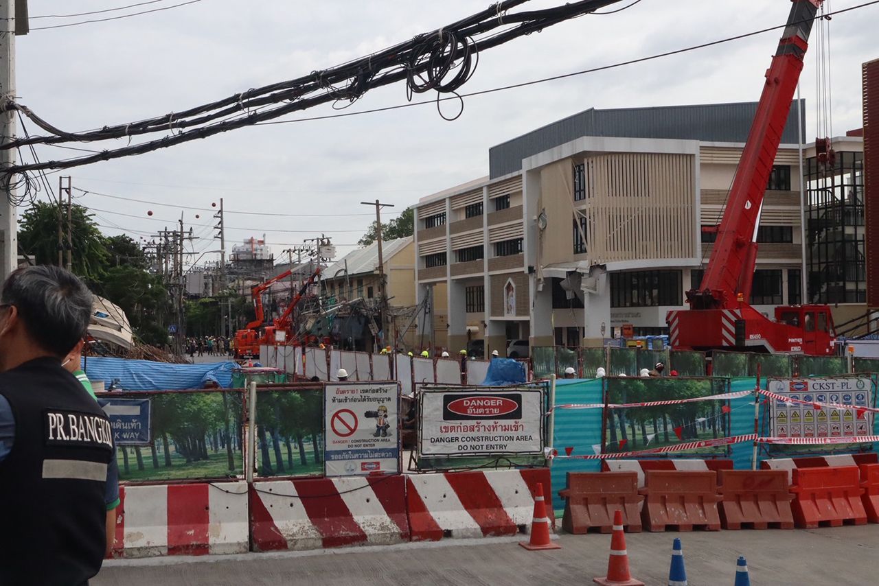 MRTA 停止施工 在 Vajira 医院前道路下陷后