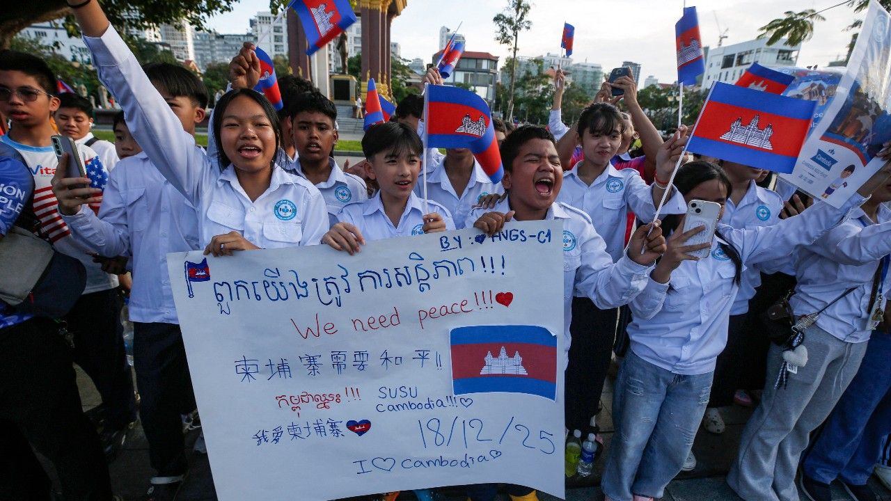 柬埔寨媒体报道：30万人游行寻求和平，呼吁泰柬停火尊重协议
