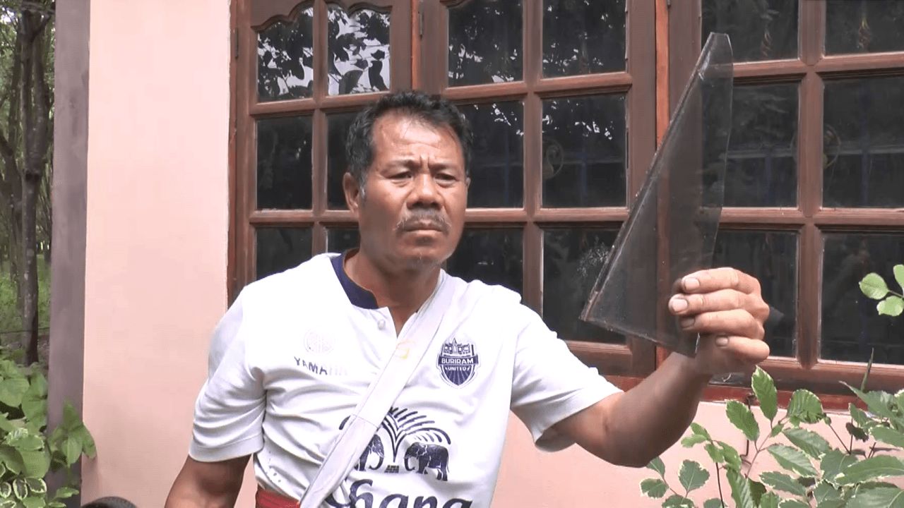 屋主叙述惊险一刻 BM21掠过头顶后惊天巨响震动房屋