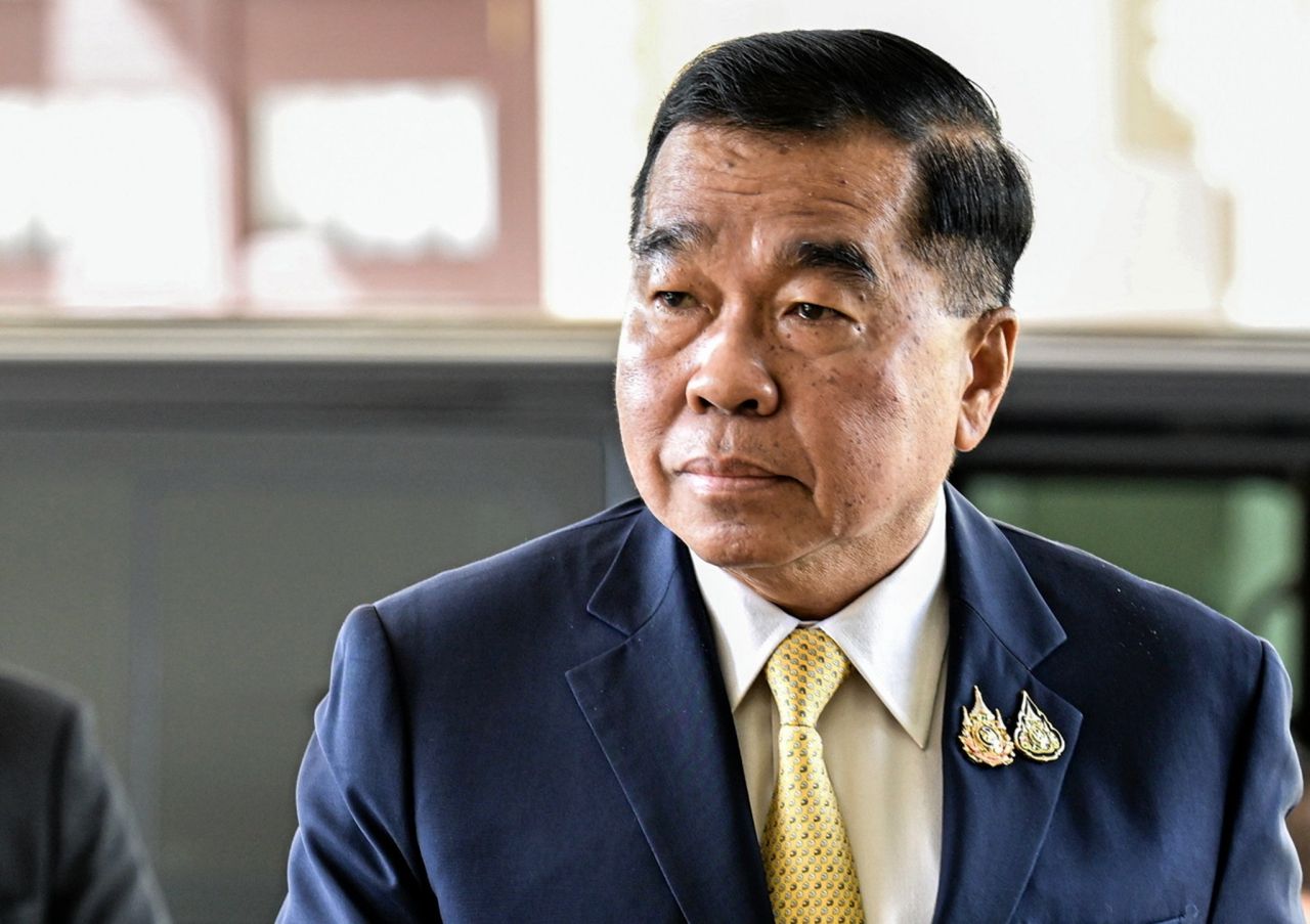 “小”命令所有武装部队做好准备以帮助各地人民应对洪水