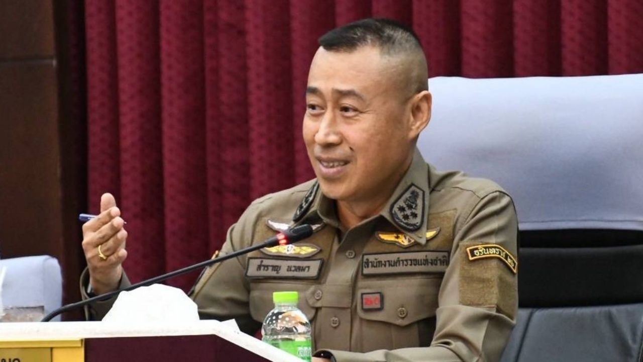 警方积极管理交通，加速车辆疏导，加强交通纪律，以应对2569年新年期间的事故