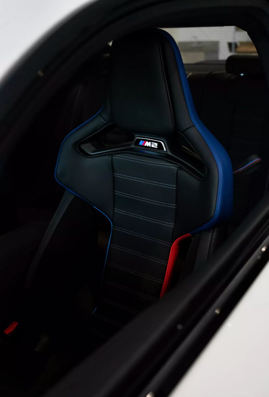 雪白的 BMW M2 Turbo 设计版 2026 仅提供手动变速箱！