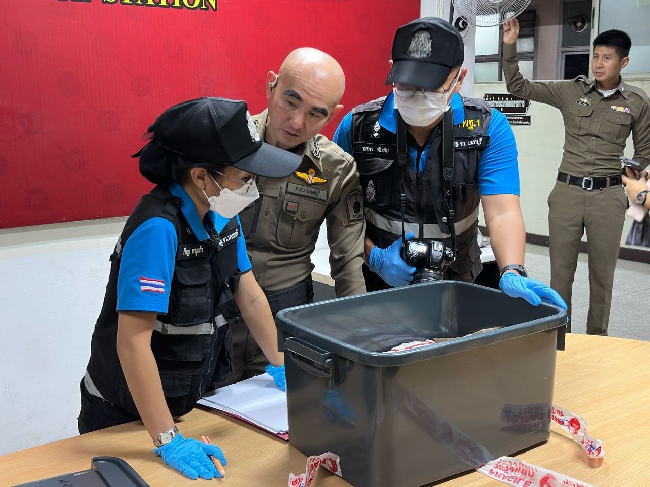 监控失灵导致1200万泰铢案件，'塔威瓦特'希望拿回，醉酒时丢弃箱子