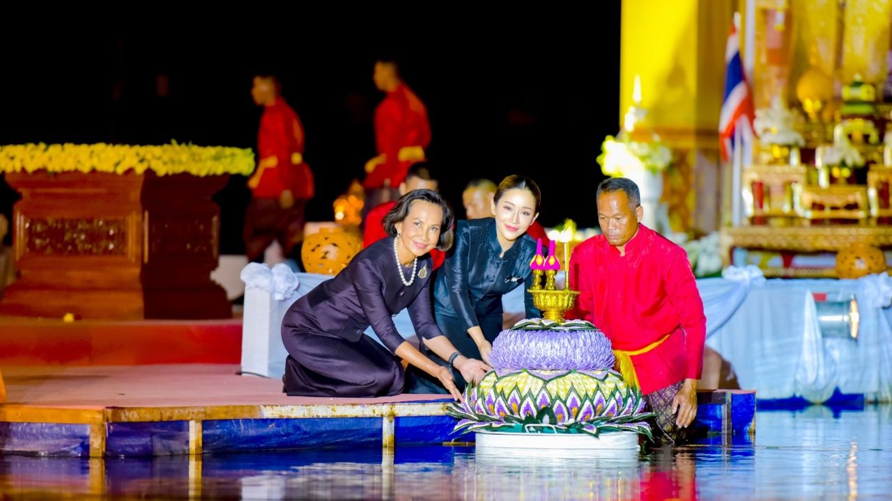 皇家赐予的水灯仪式,素可泰府年度传统水灯节活动