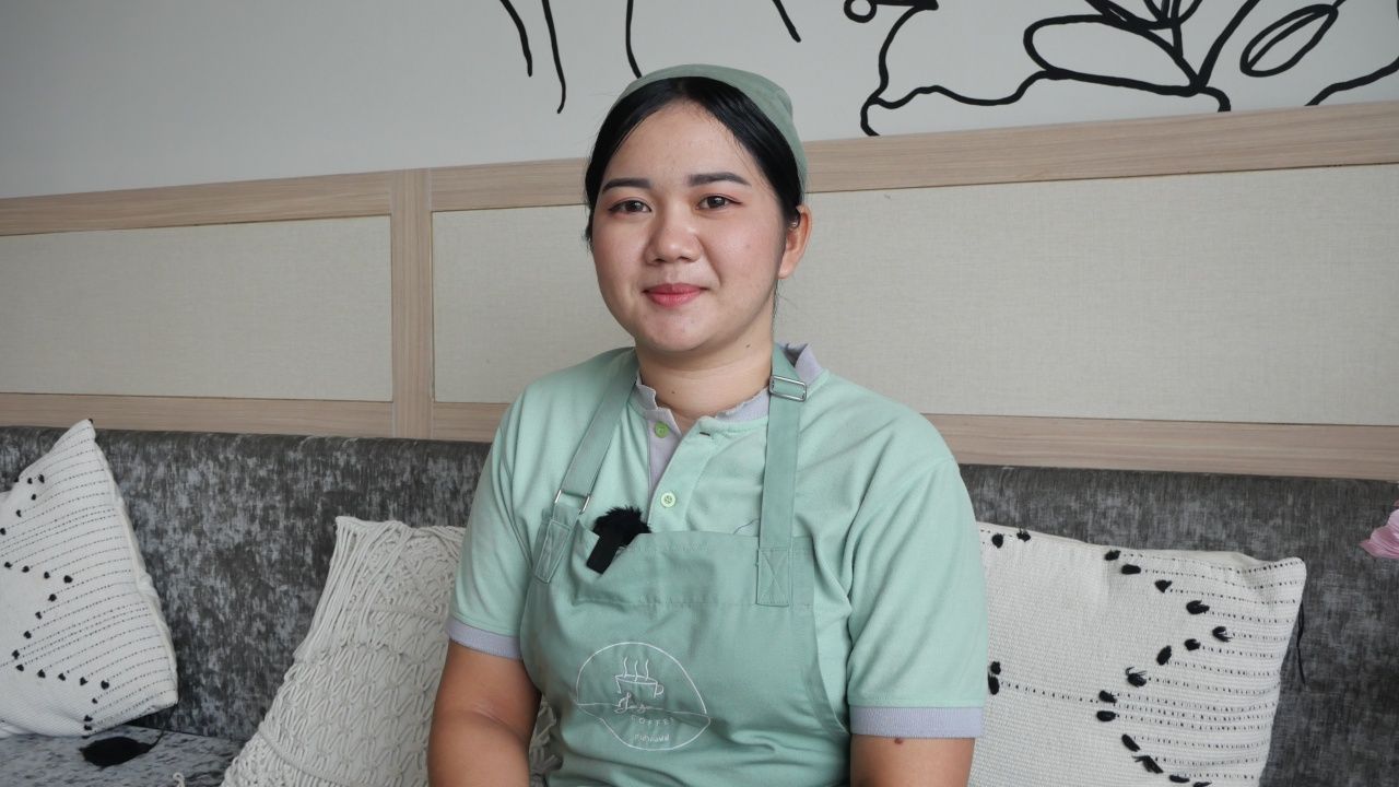探索“จ่าจ้าคอฟฟี่”，ระนอง市的著名咖啡店，属于“จ๋า ธนนนท์”，อนุทิน的爱人