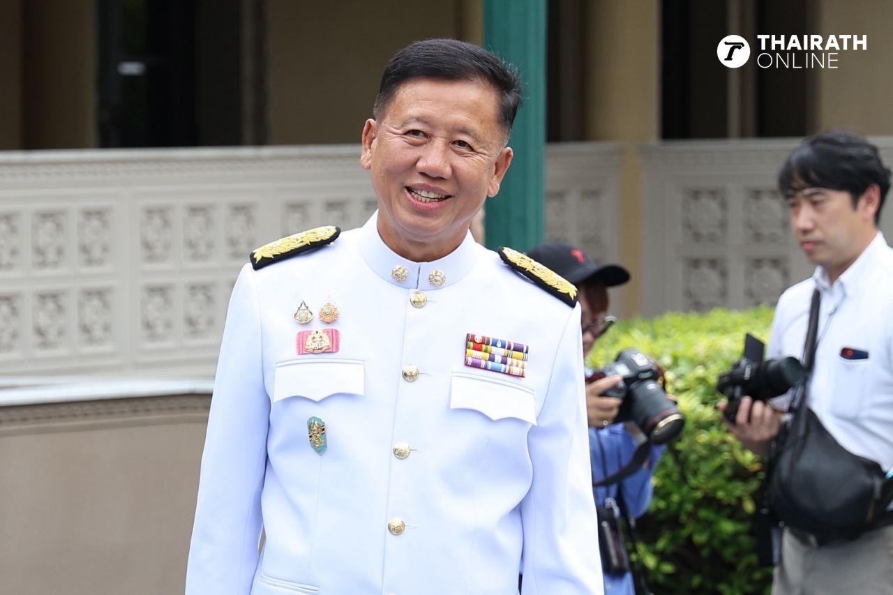 政府办公厅热闹 新部长拍照 “帕塔纳”第一个到场 “阿努廷”为“柴查诺”整理服装