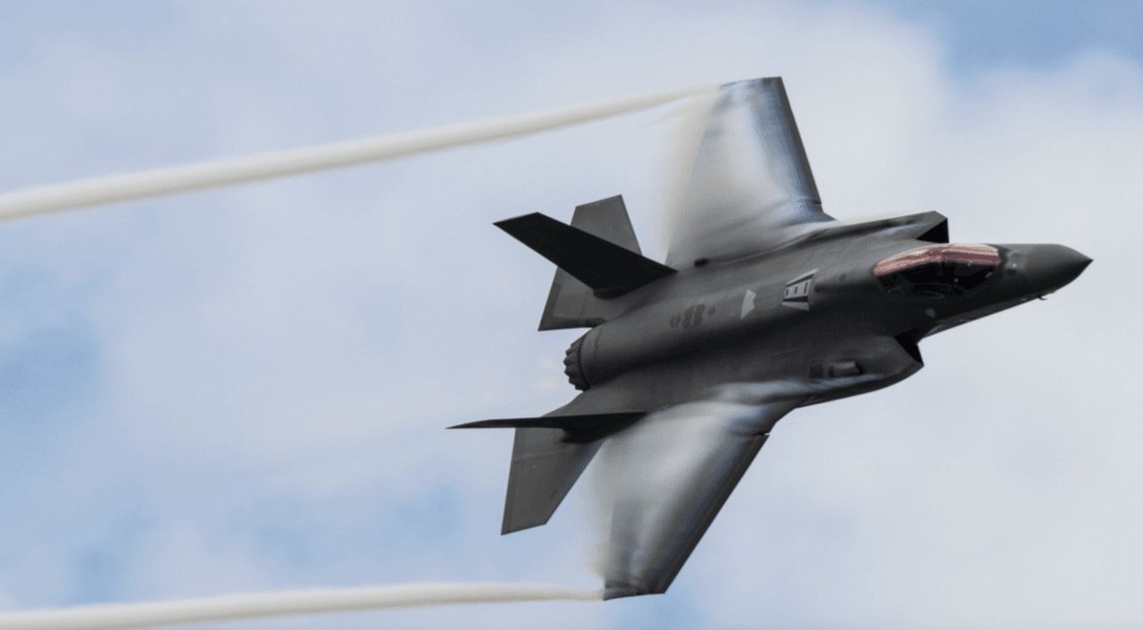 首次出现满意，8起坠机让人质疑：洛克希德马丁F-35 A闪电II