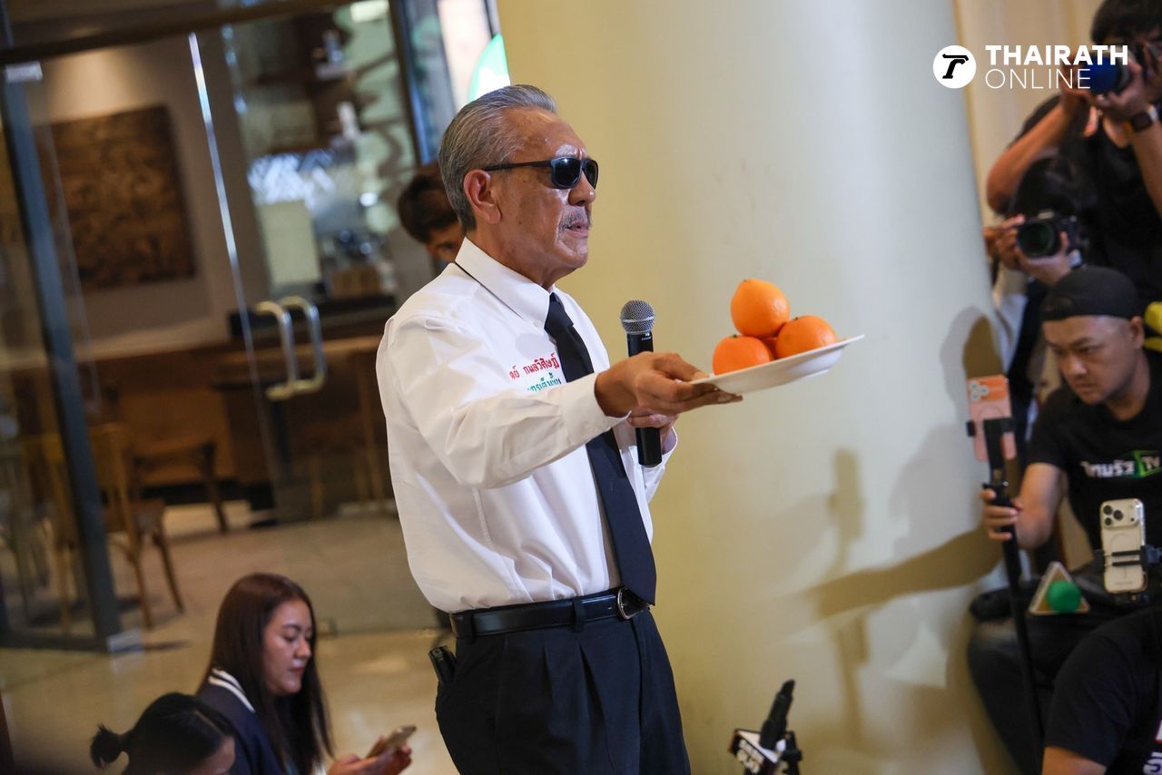 “楚威”反击“威洛”，坚称未受雇推翻橙党，展示与“大红”亲密聊天记录但从未谈政治