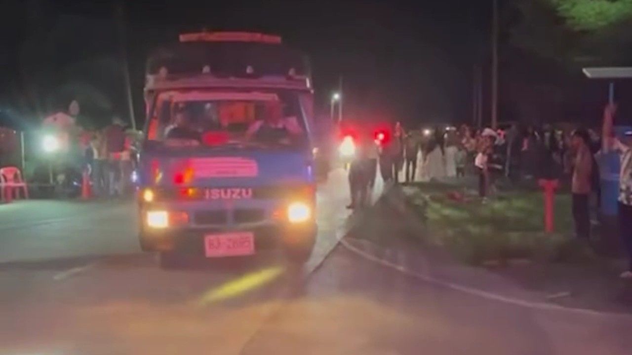 “金枕头维他”团队温暖回家,阿·斯隆表示“明年我们会再来”