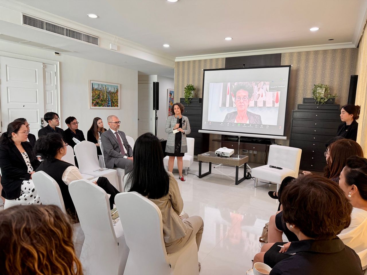 是时候停止沉默了：以色列大使表示世界必须共同结束针对女性的暴力